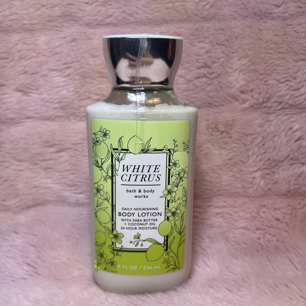 Bath & Body Works Green and White Moisturizer